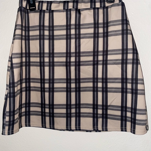 Prettylittlething skirt - Picture 6 of 6